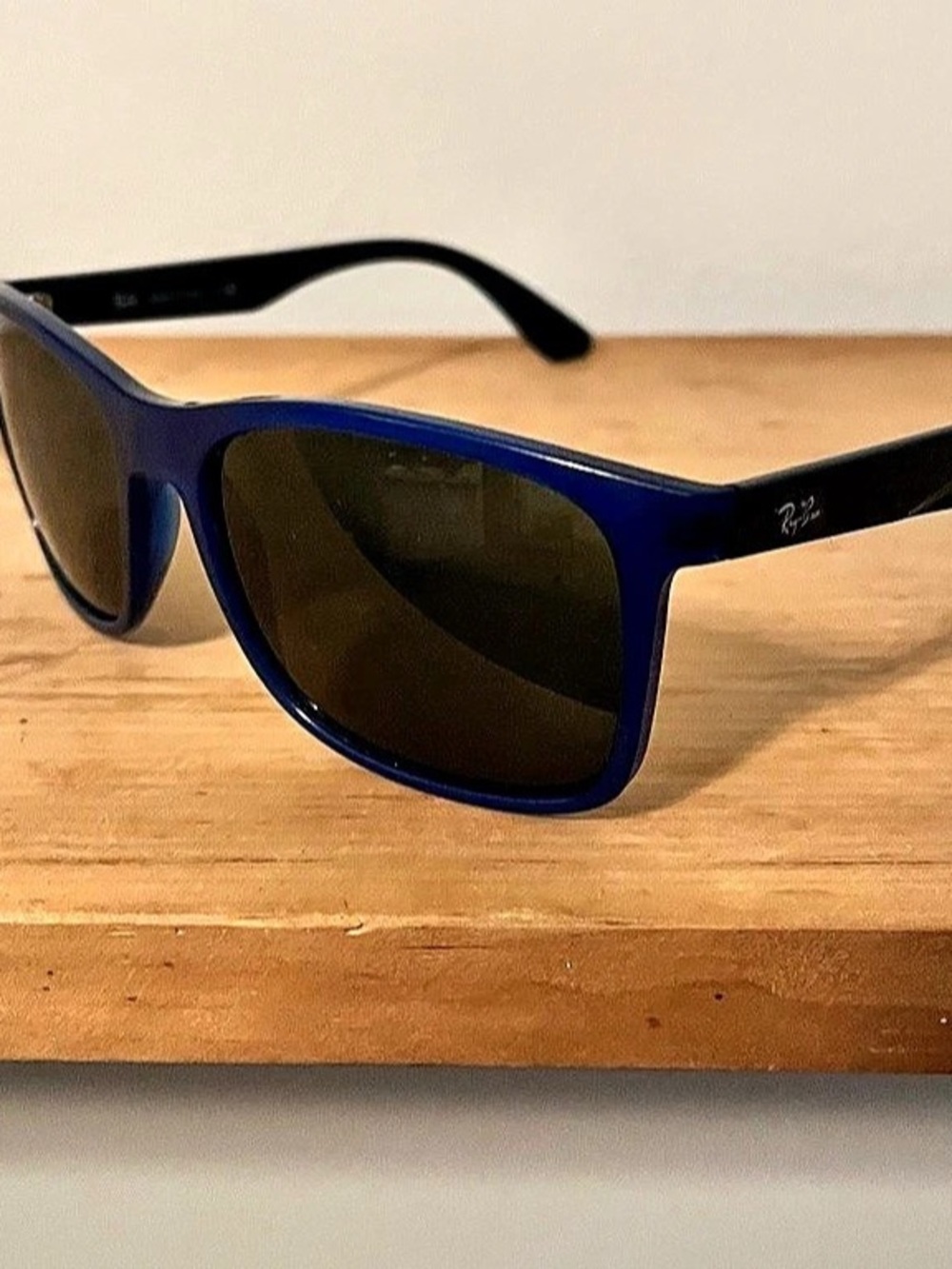 Ray-Ban Justin Classic Sunglasses Blue & Black